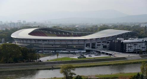 ريال مدريد ومانشستر يونايتد.. أول نهائي أوروبي كبير يقام في مقدونيا